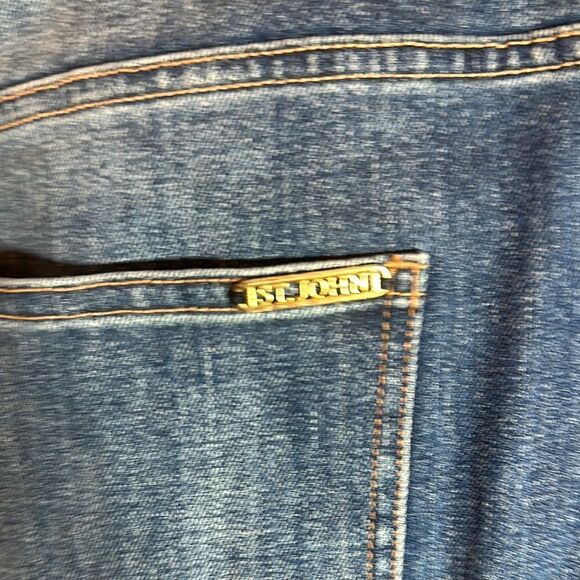 St. John Classic Blue Denim Jeans - Picture 3 of 13